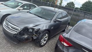 2011 Ford Taurus SEL - Exterior Front Right Corner Image